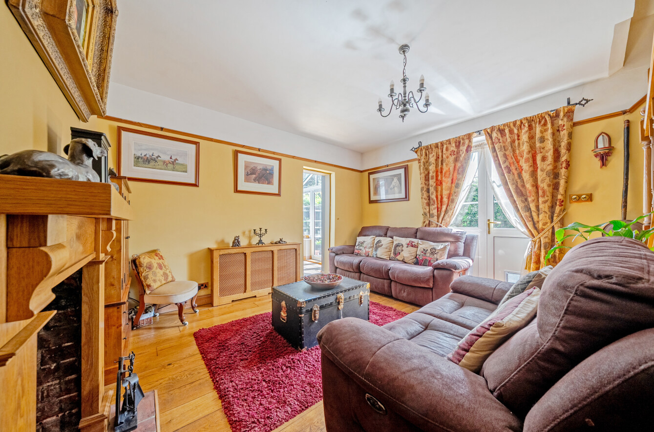 2 bedroom  semi-detached house for sale