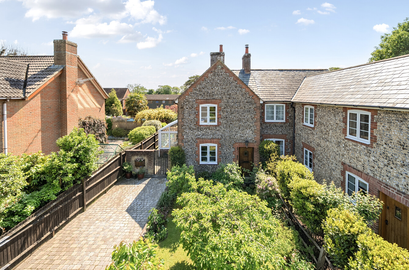 2 bedroom semi-detached house for sale