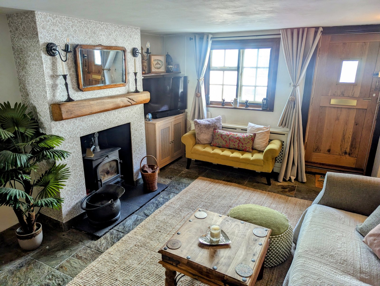 2 bedroom  terraced house for sale