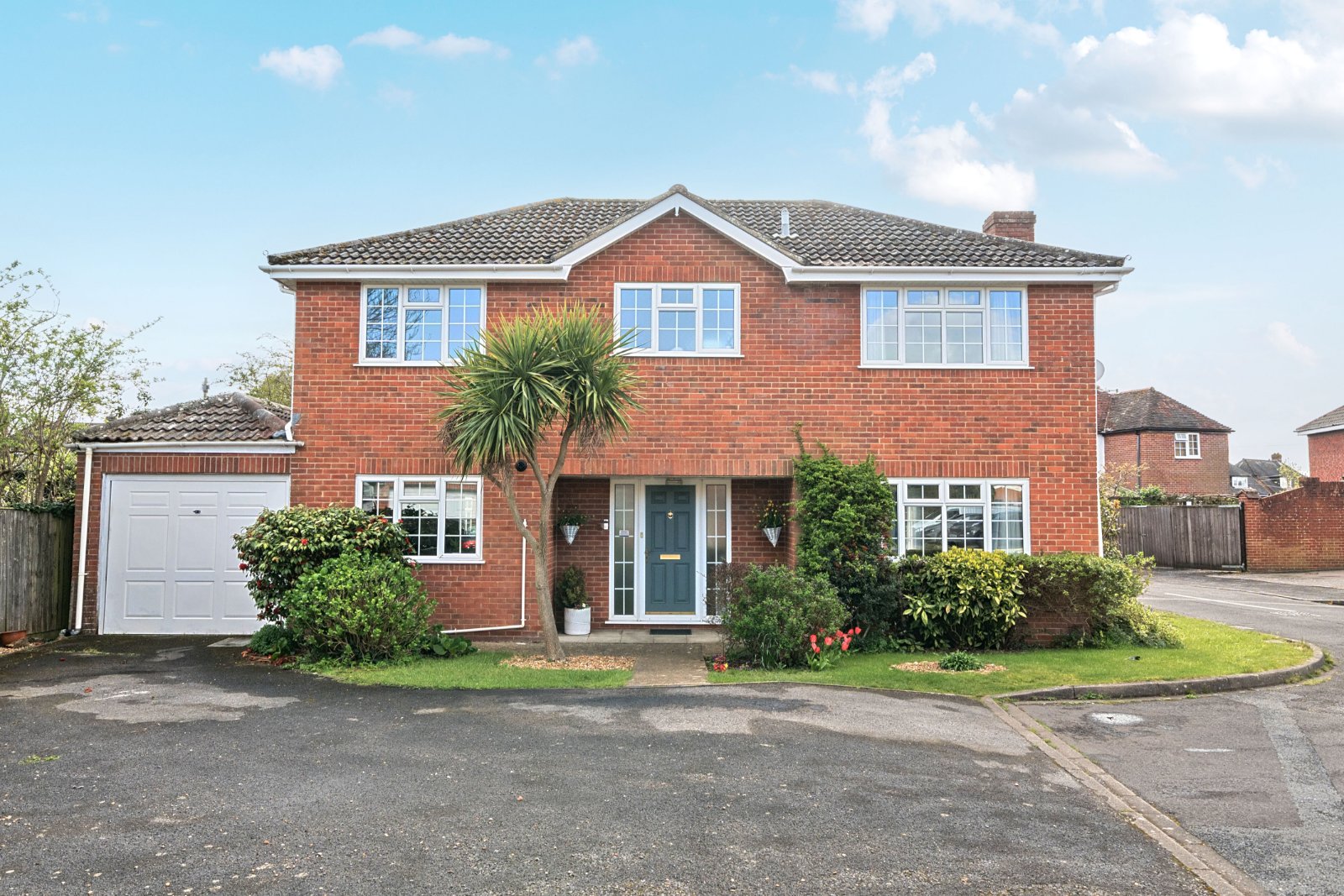 4 bedroom  detached house for sale
