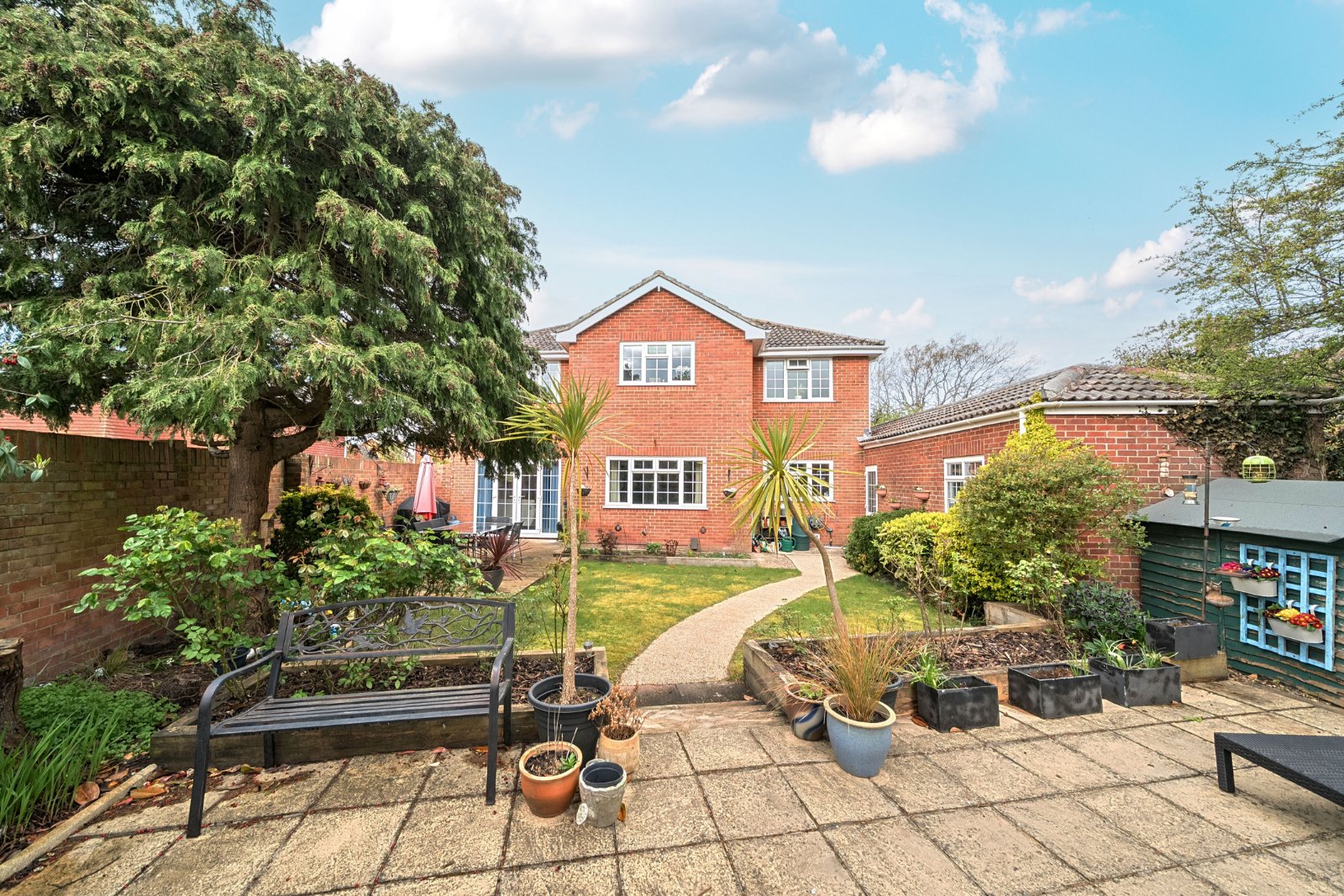 4 bedroom  detached house for sale