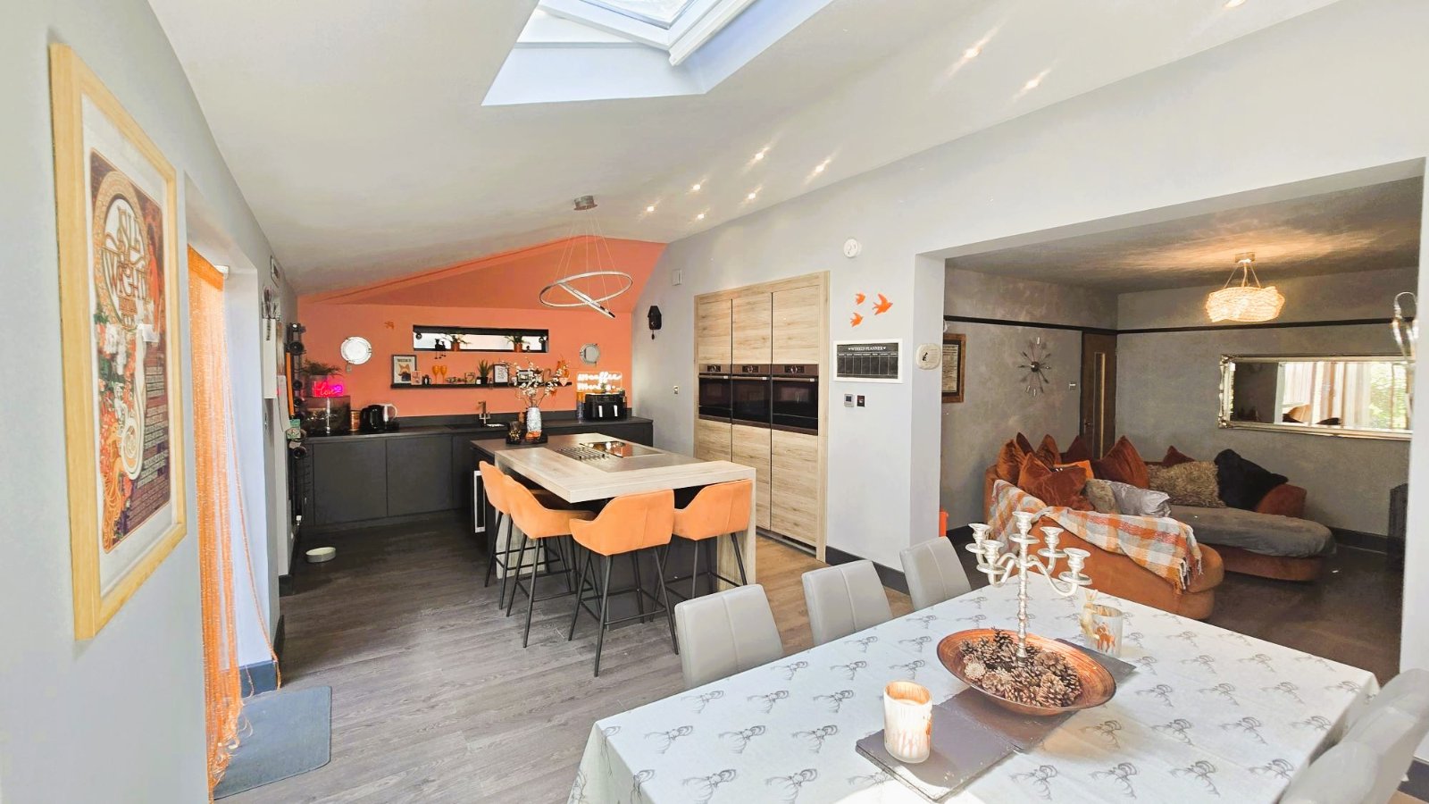 4 bedroom  detached house for sale