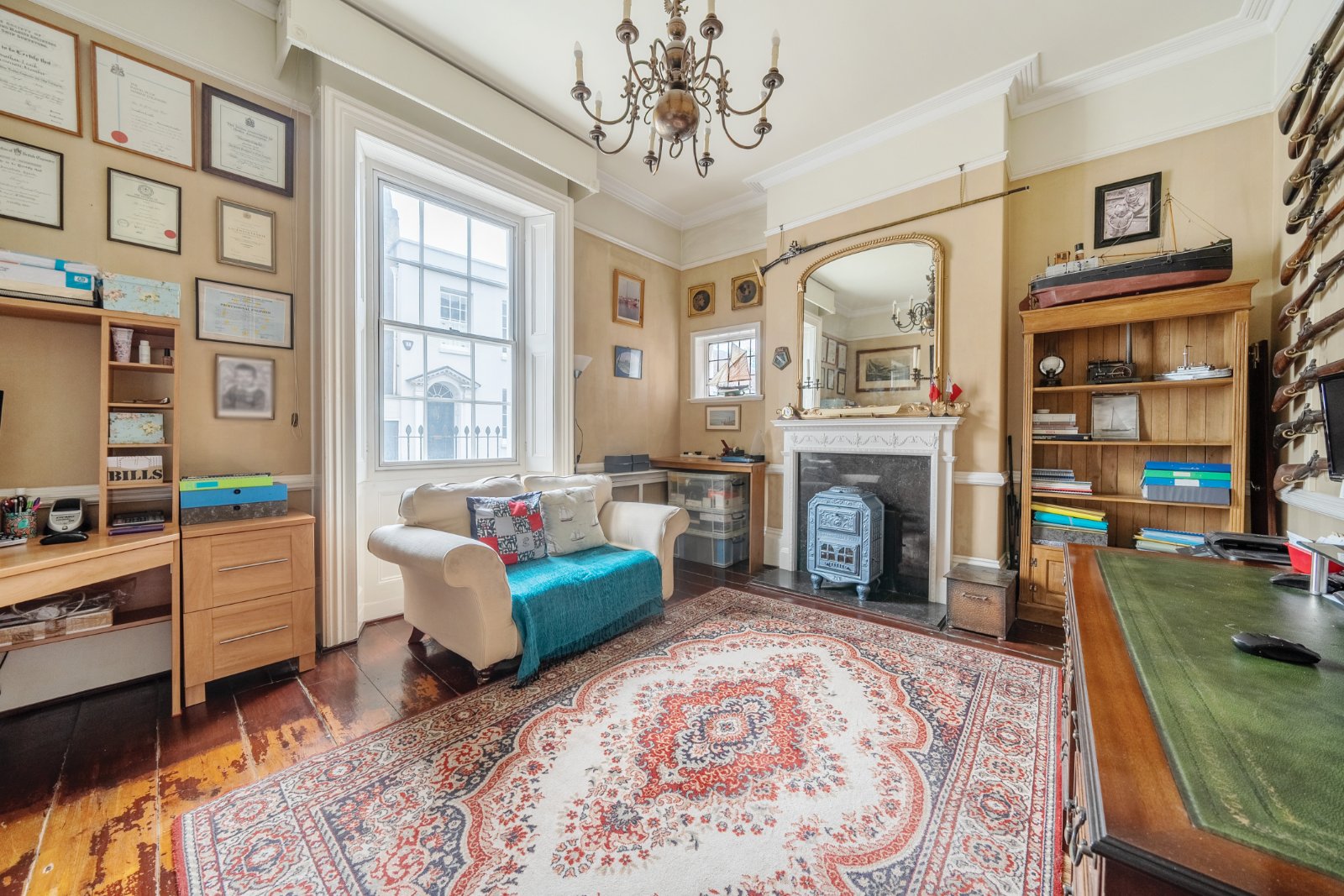 3 bedroom  semi-detached house for sale