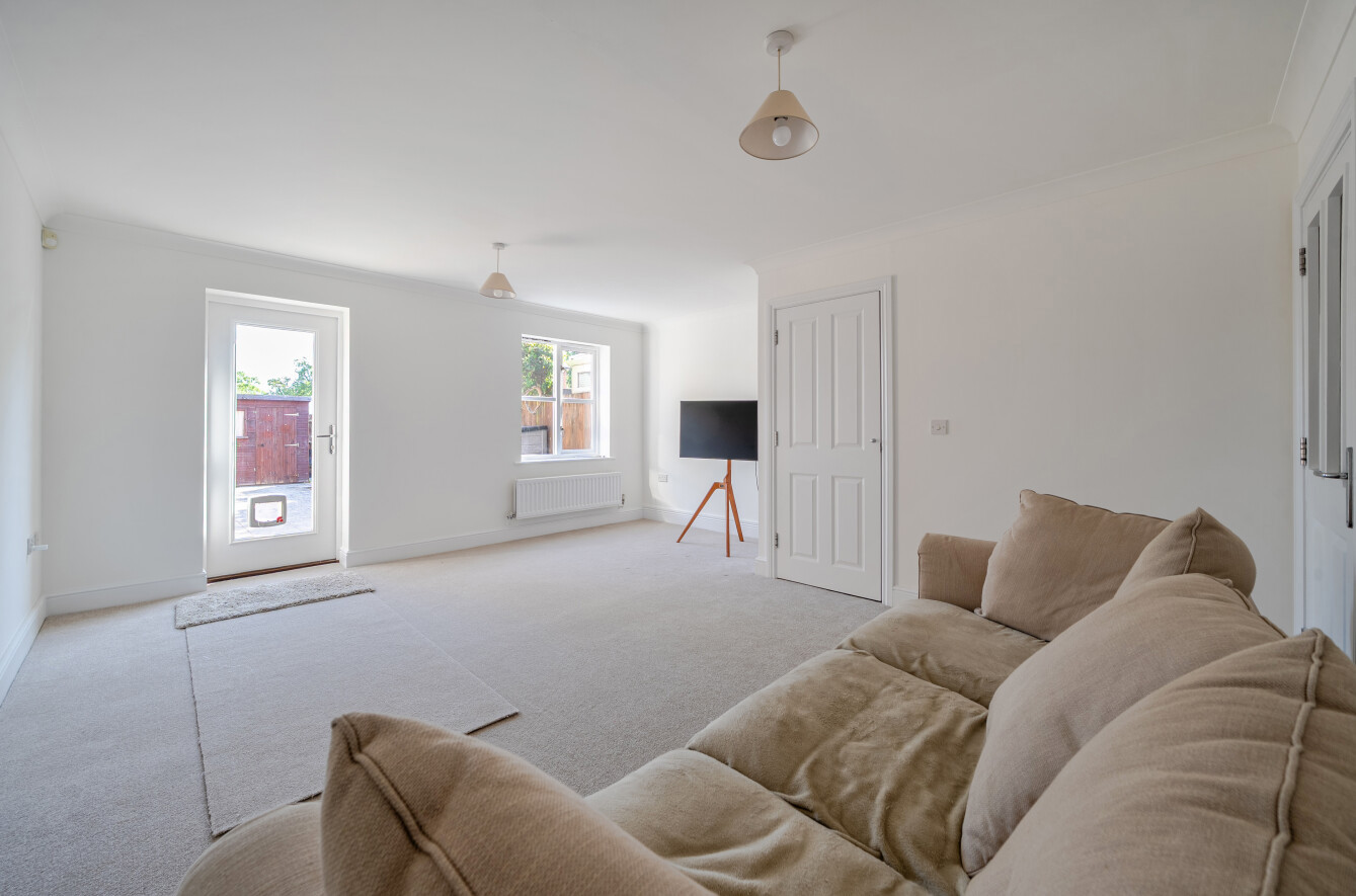 3 bedroom  terraced house for sale