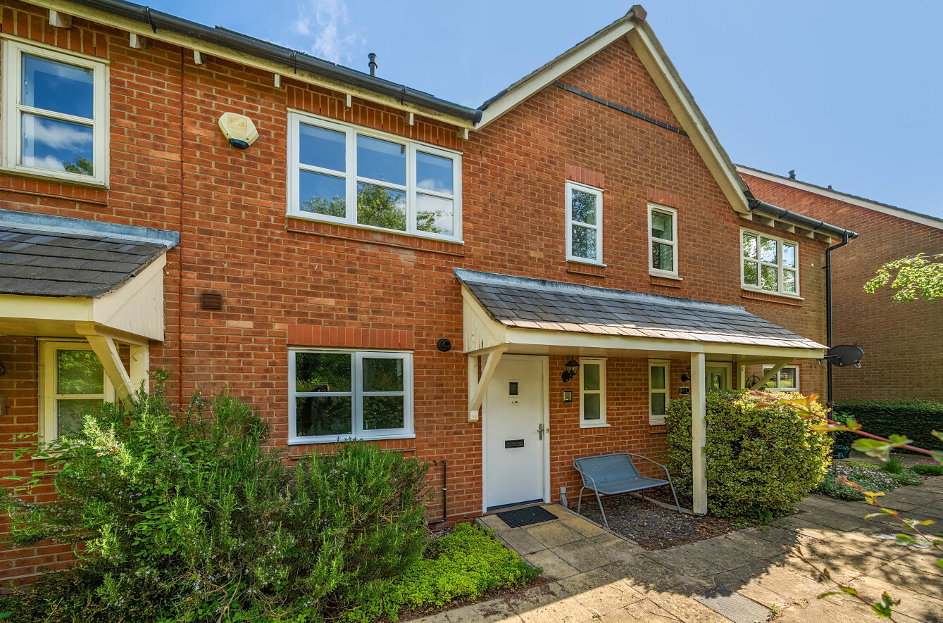 3 bedroom  terraced house for sale