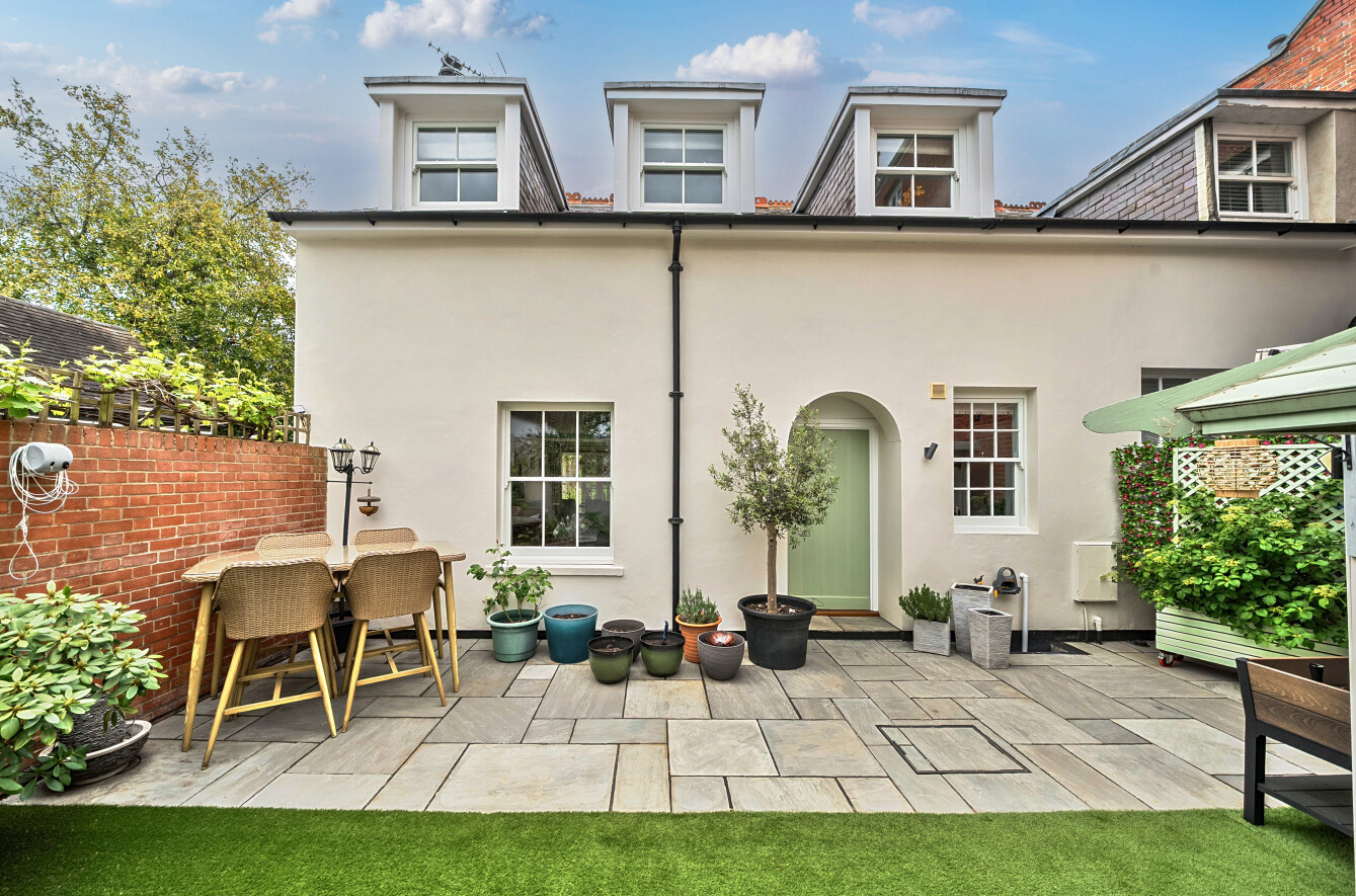 2 bedroom house for sale