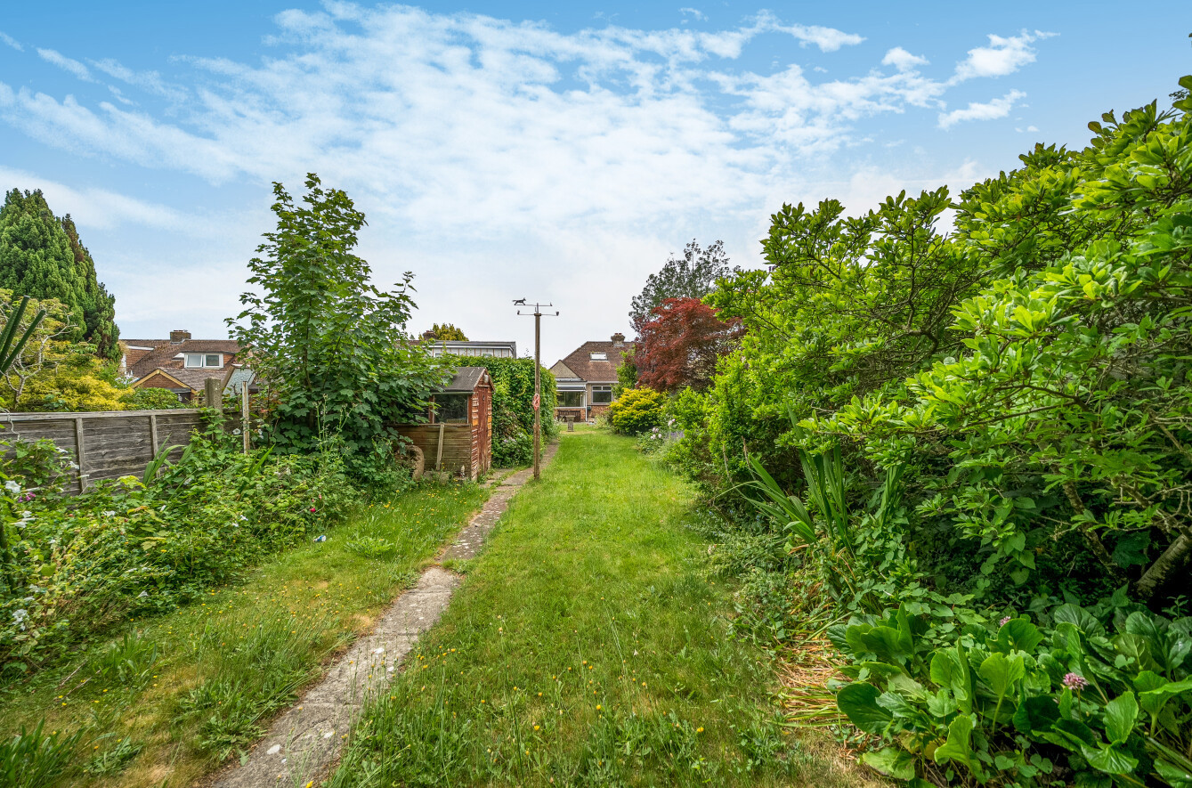 2 bedroom semi-detached bungalow for sale
