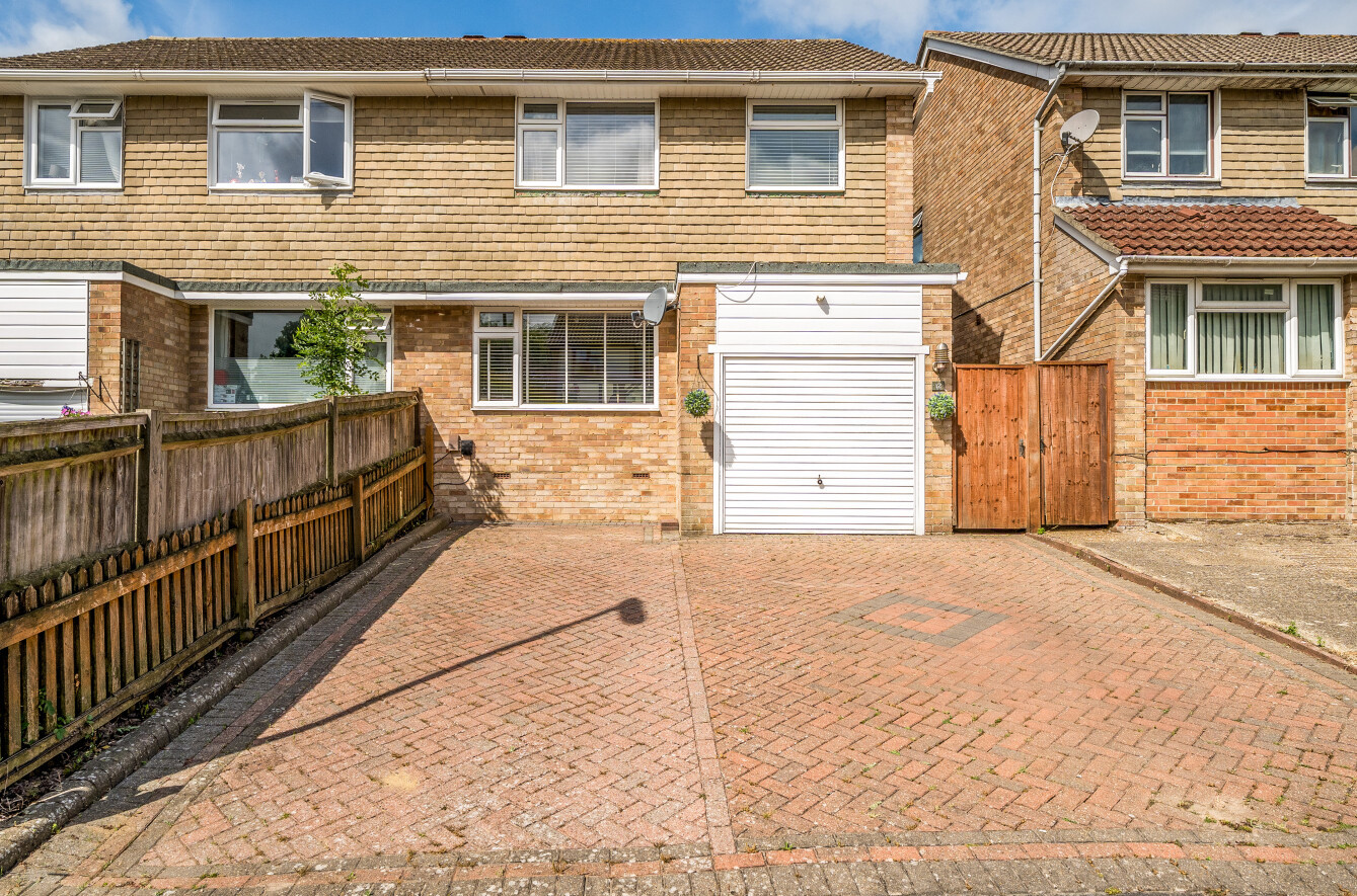 4 bedroom  semi-detached house for sale