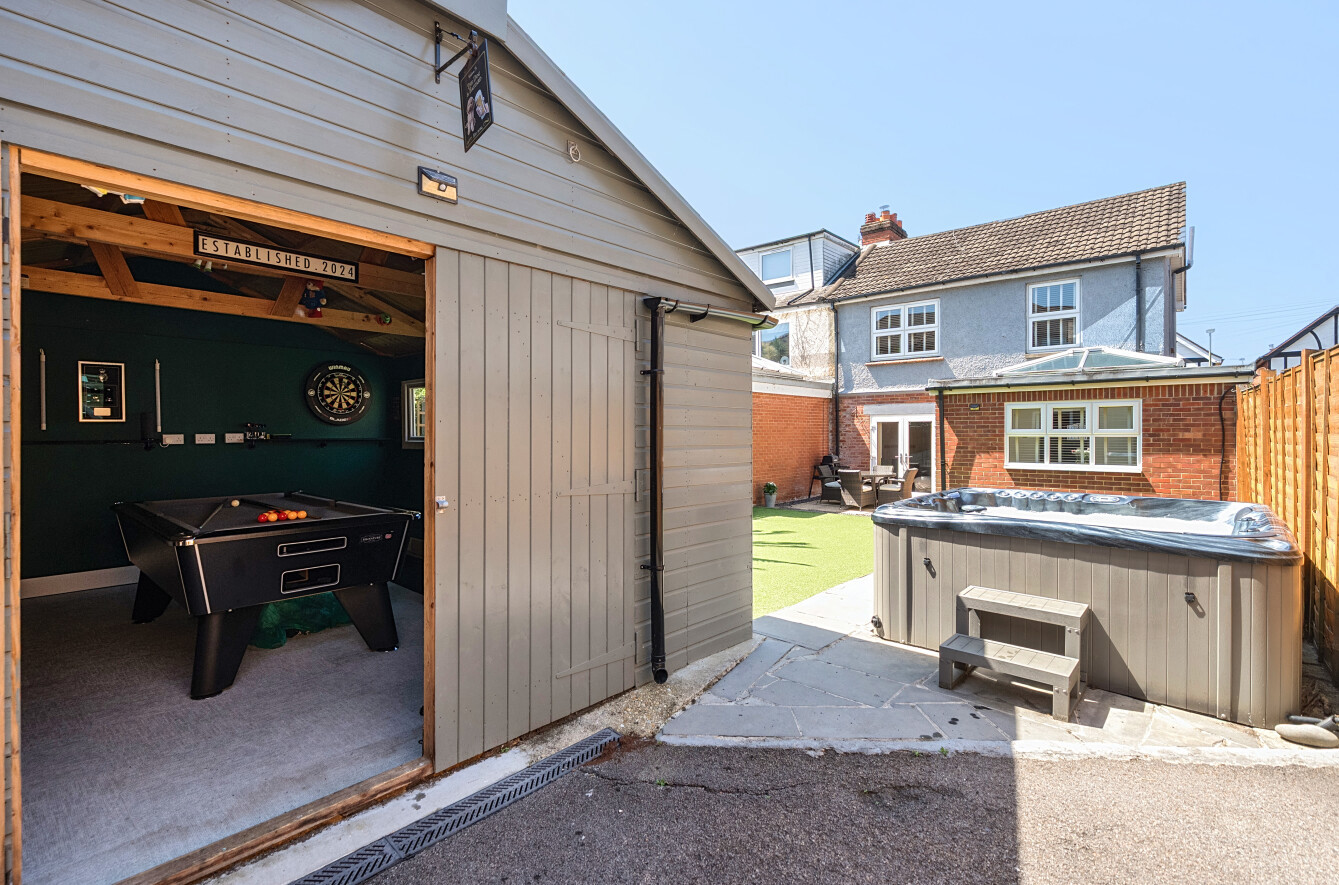 3 bedroom  semi-detached house for sale