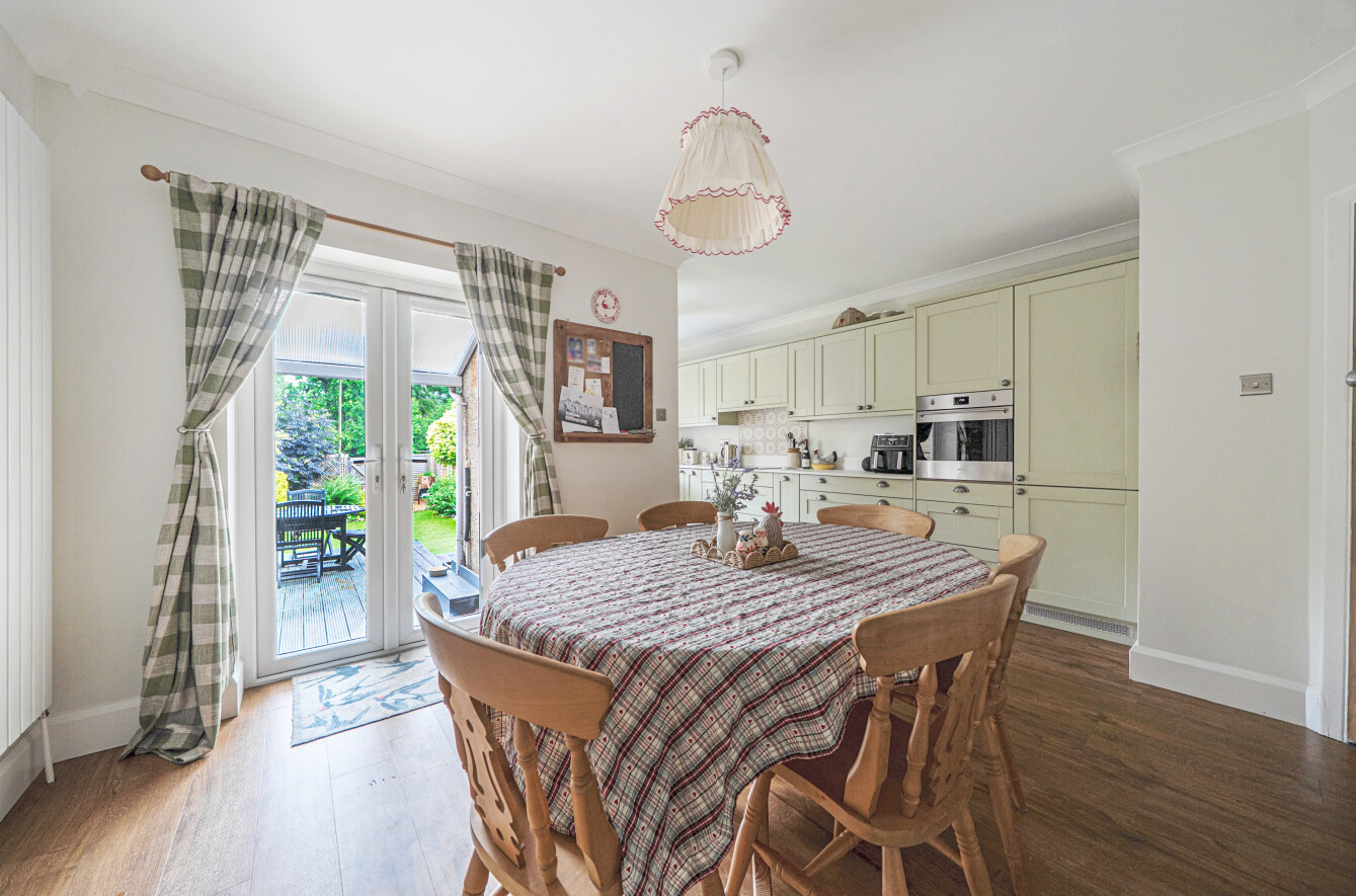 3 bedroom  terraced house for sale