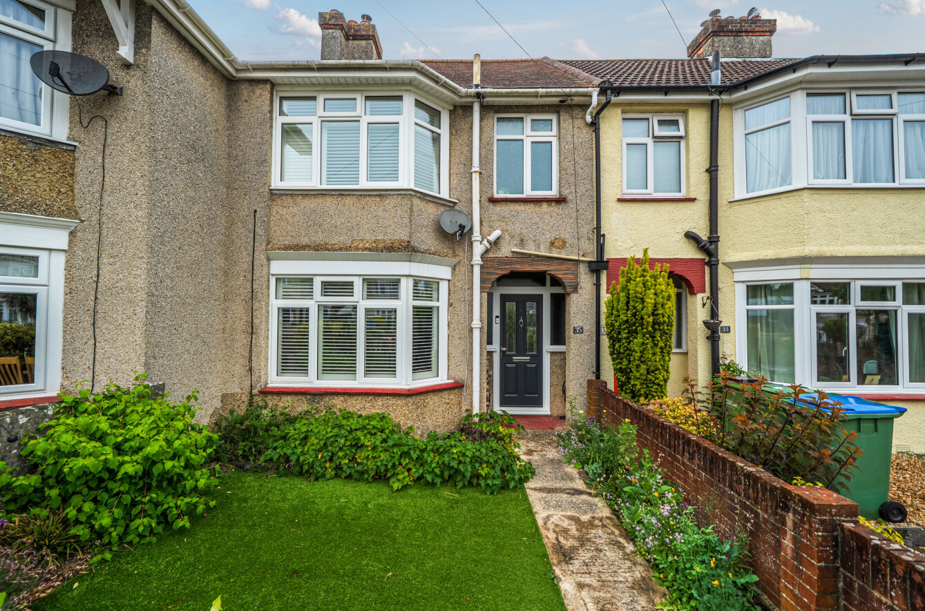 3 bedroom  terraced house for sale