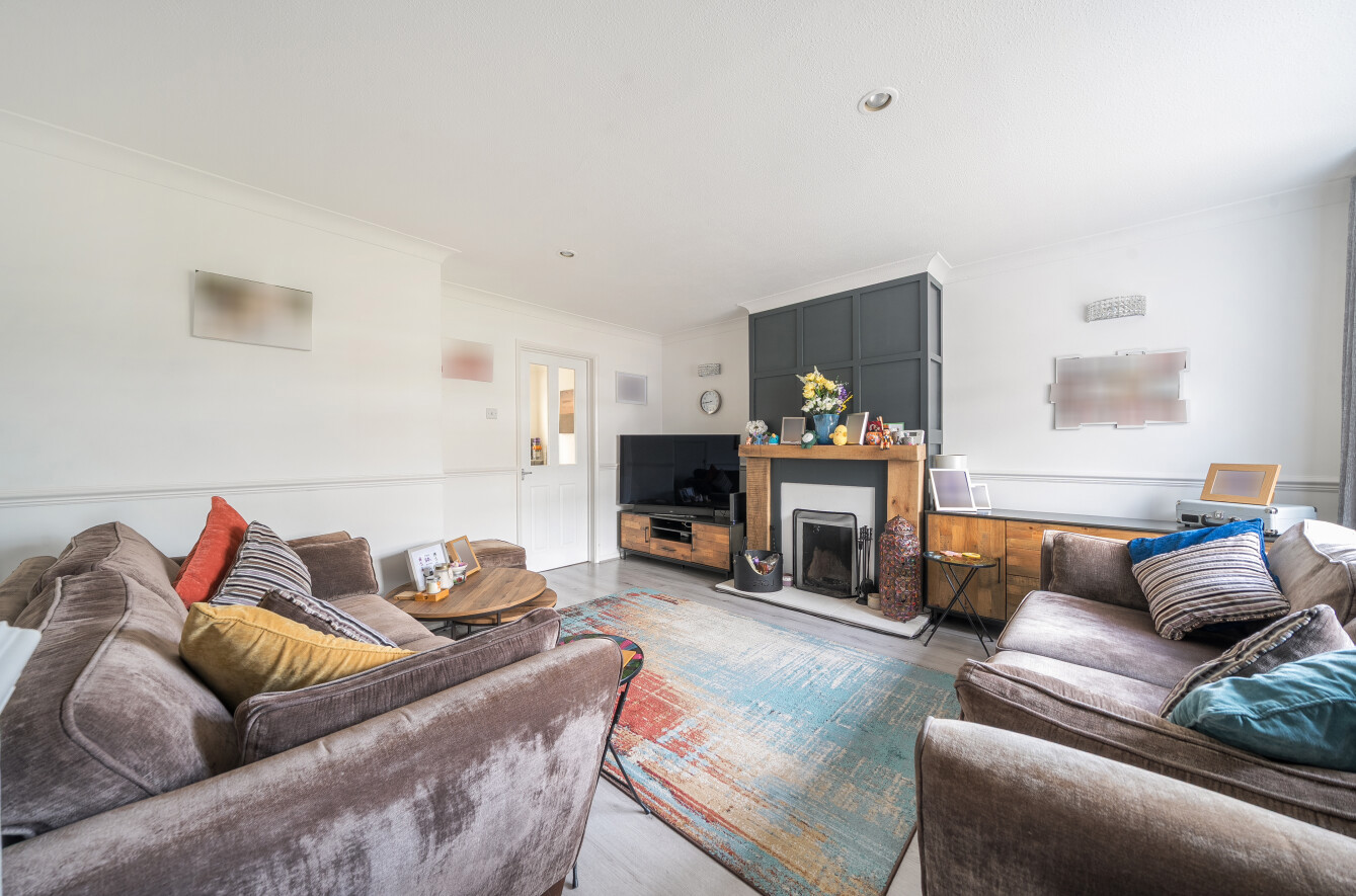4 bedroom  semi-detached house for sale