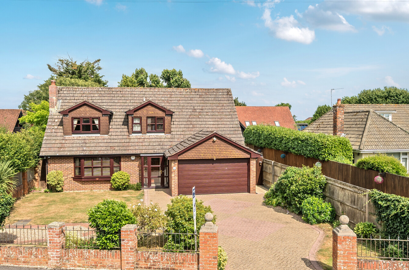 4 bedroom  detached house for sale