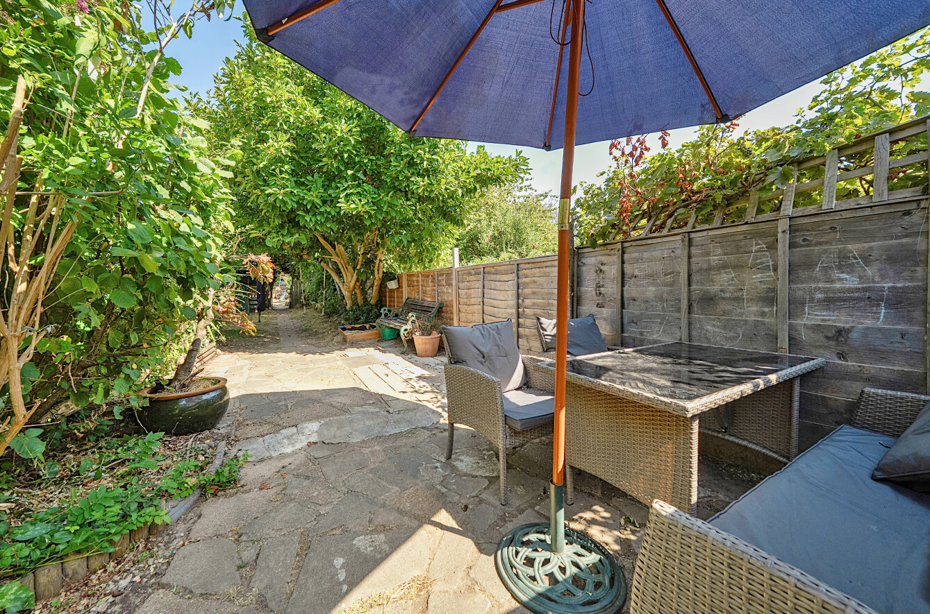 3 bedroom  terraced house for sale