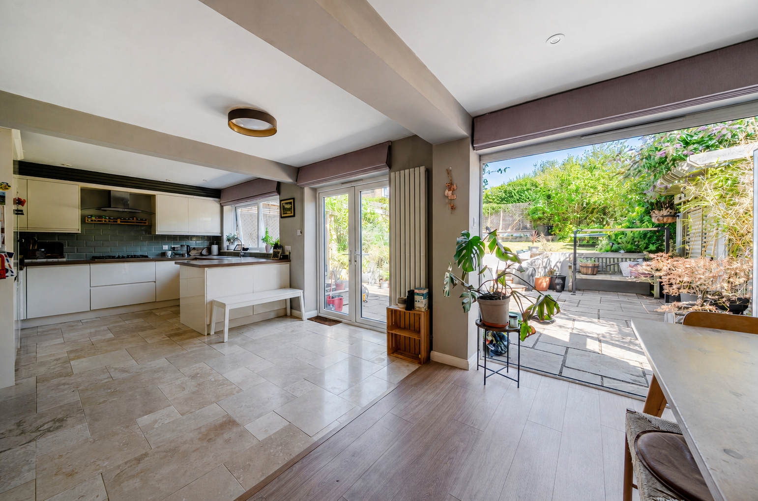 5 bedroom semi-detached house for sale