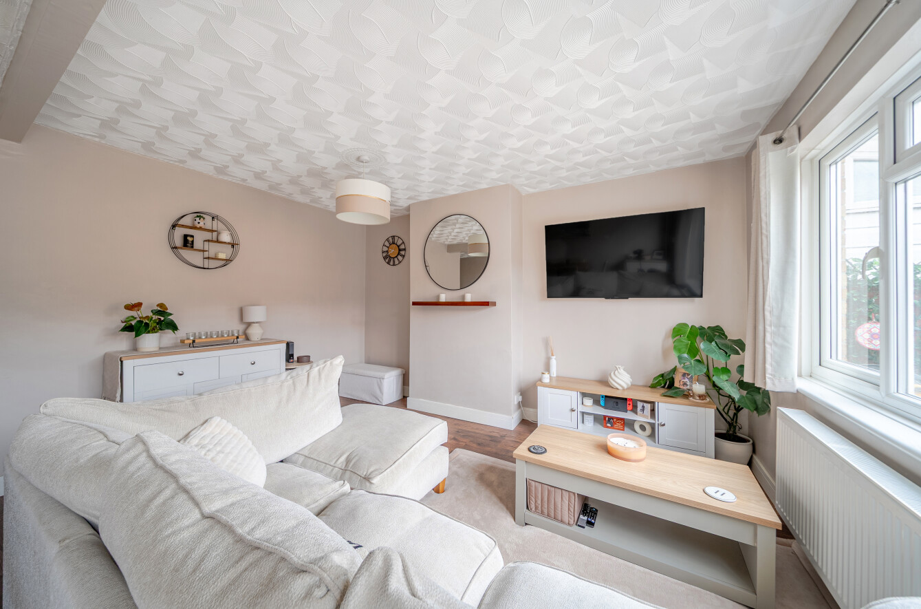 3 bedroom  terraced house for sale