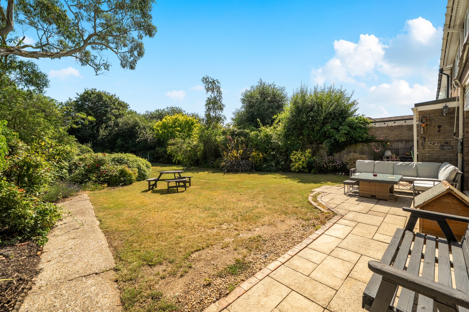 4 bedroom  detached house for sale