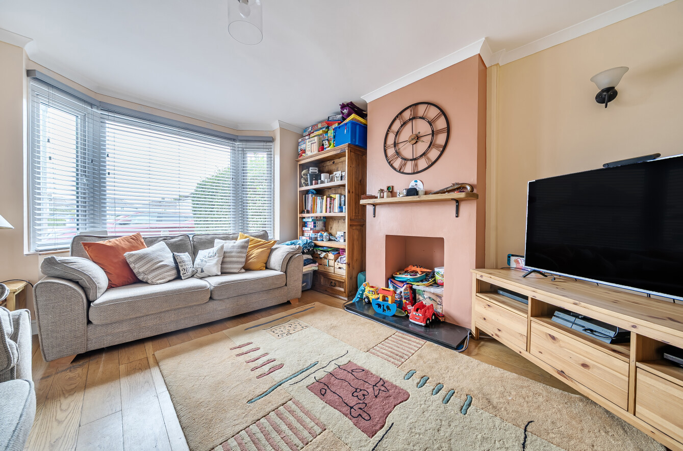3 bedroom  semi-detached house for sale