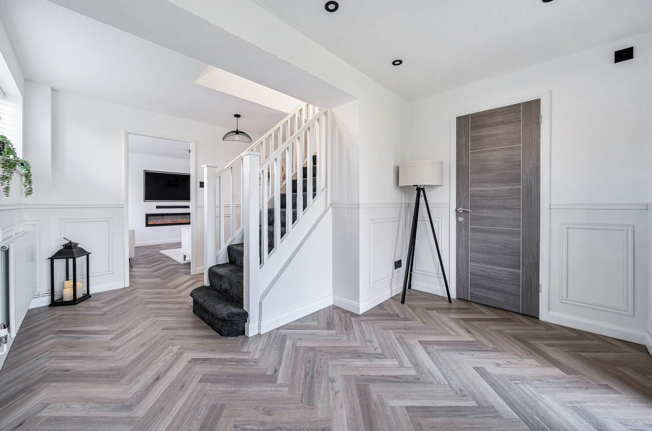 5 bedroom  detached house for sale