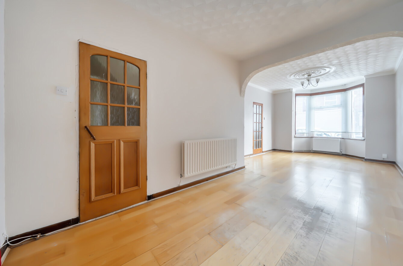 3 bedroom  terraced house for sale