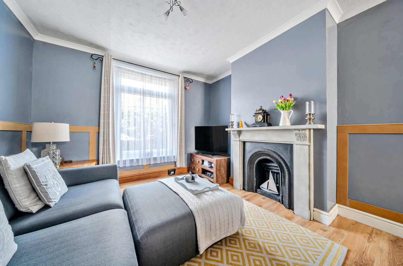 3 bedroom  semi-detached house for sale