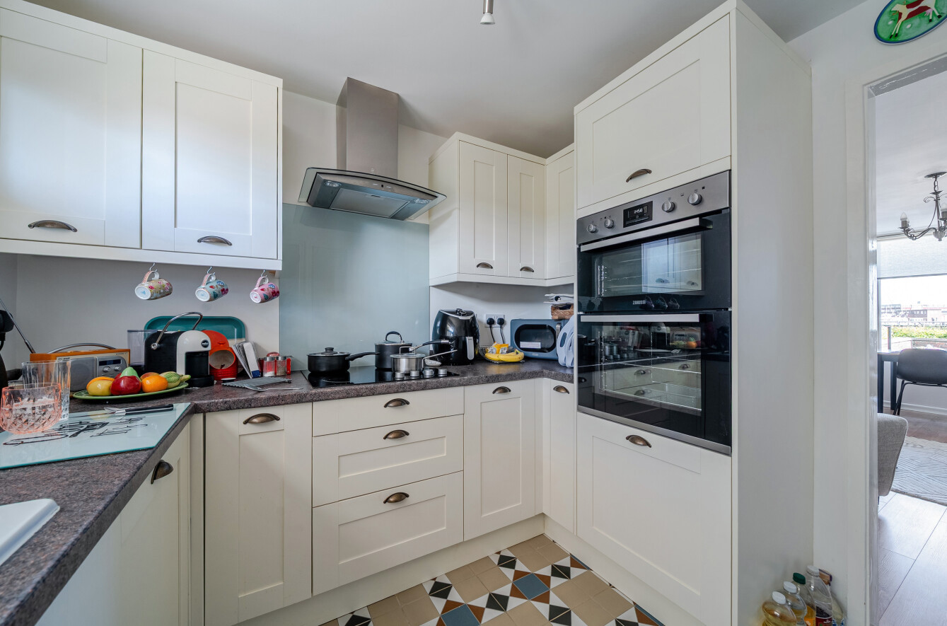 1 bedroom maisonette for sale