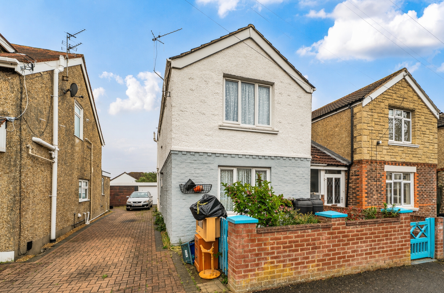 2 bedroom semi-detached house for sale