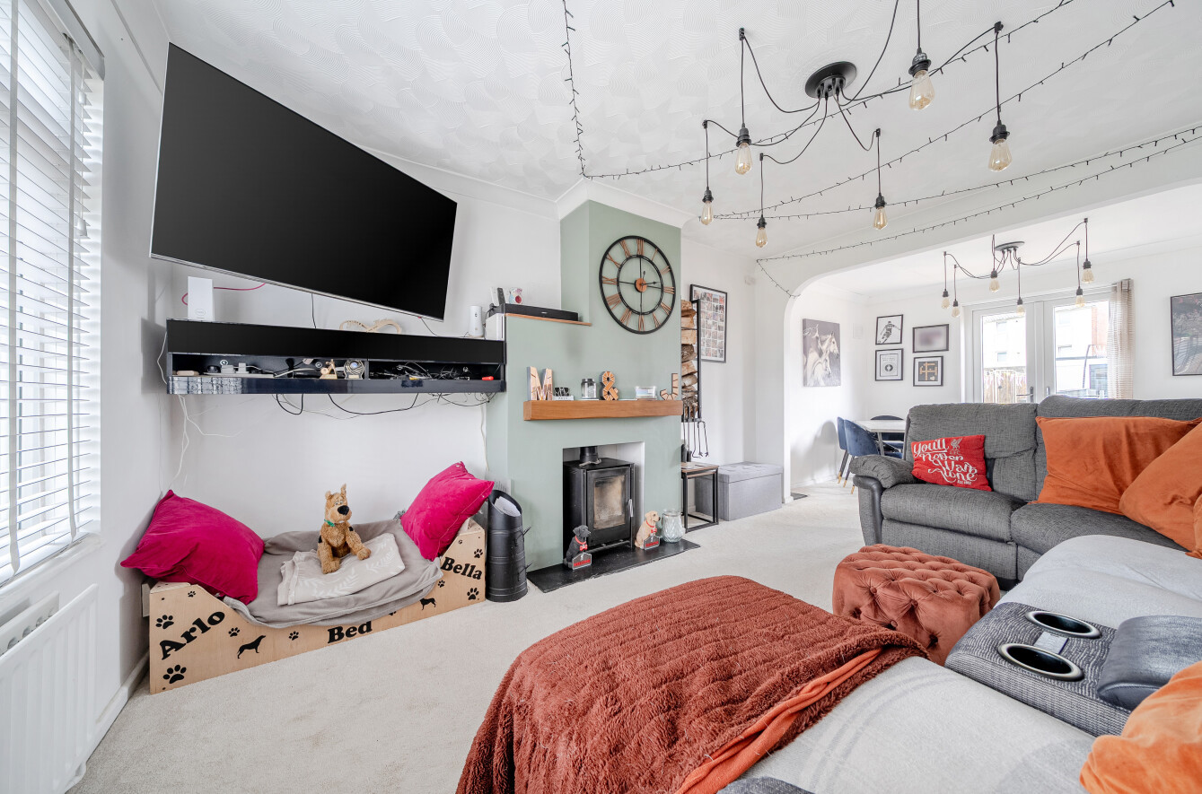 4 bedroom  semi-detached house for sale