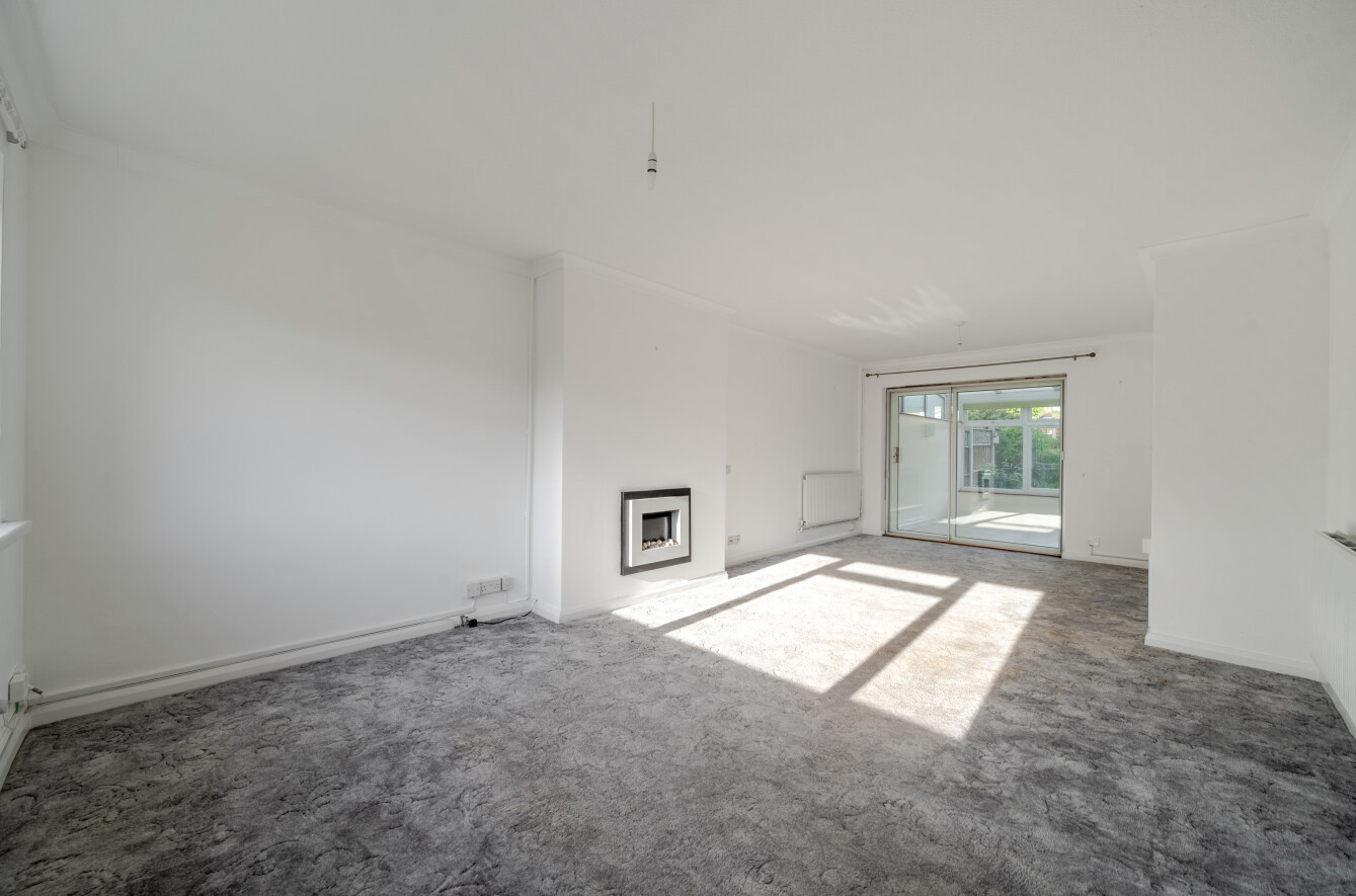 3 bedroom  terraced house for sale
