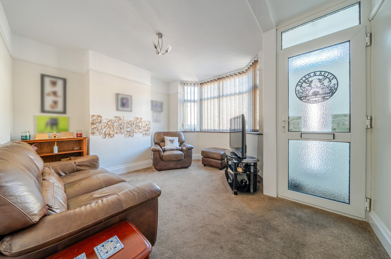 2 bedroom  detached house for sale