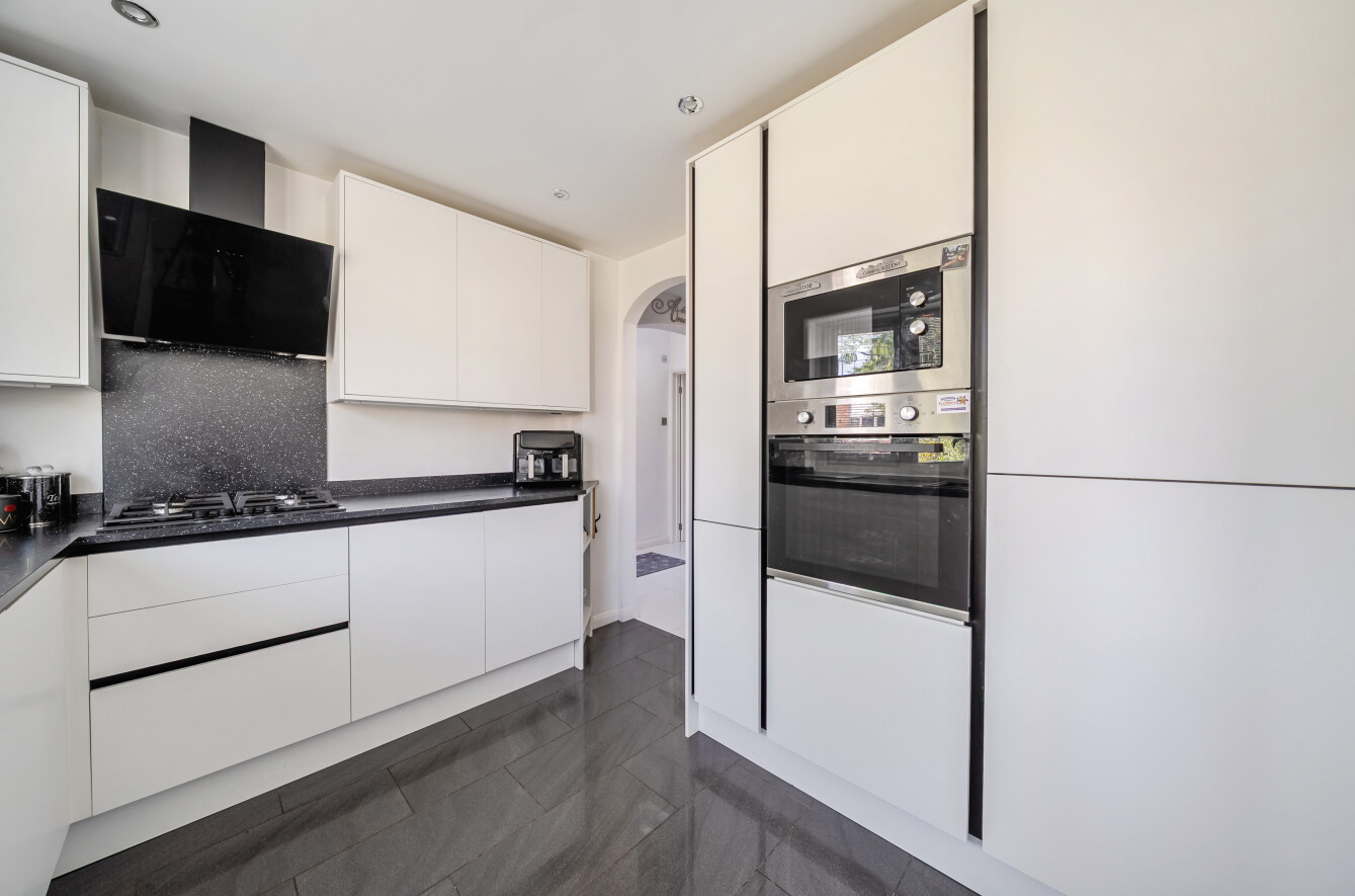 4 bedroom  detached house for sale