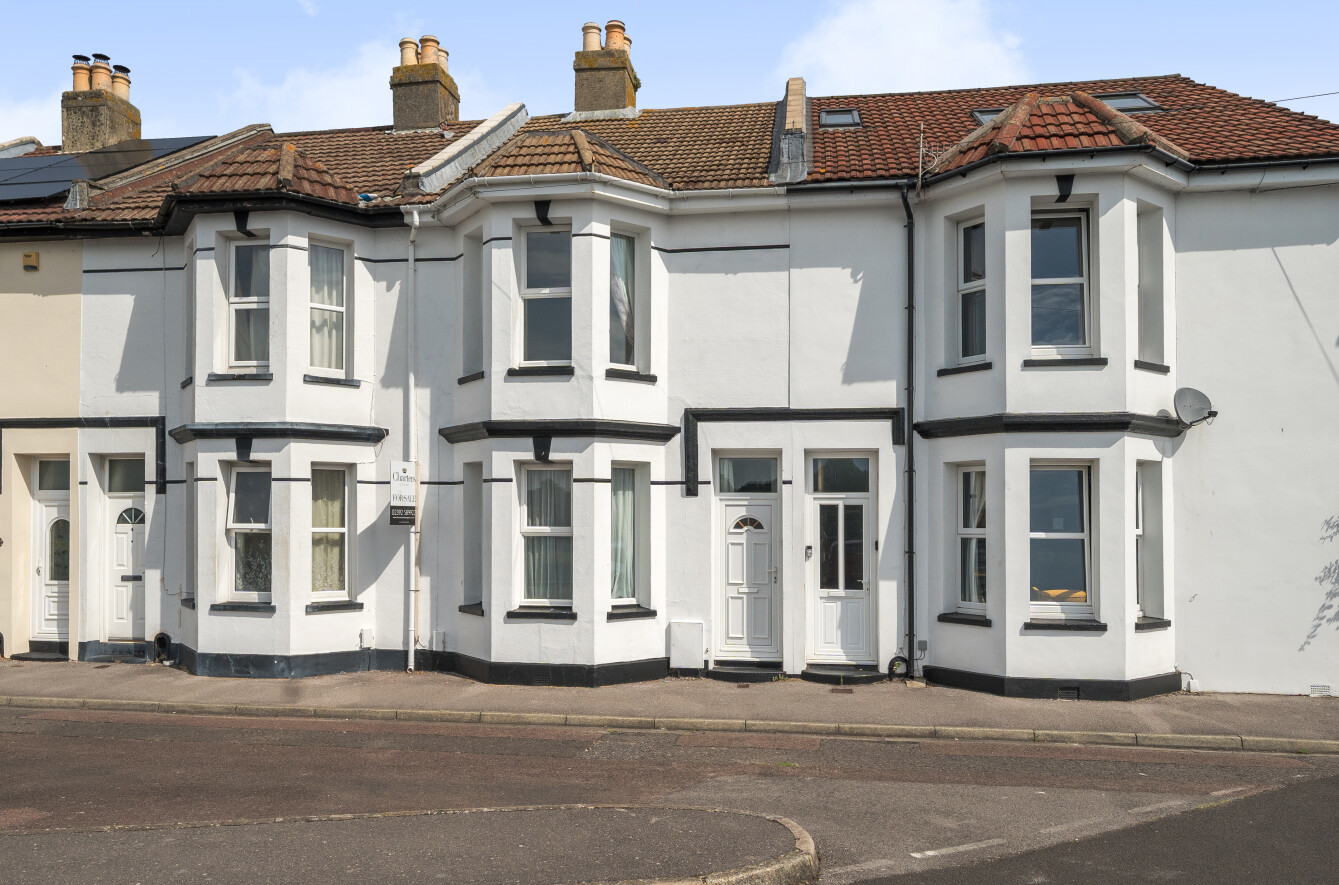 3 bedroom  terraced house for sale