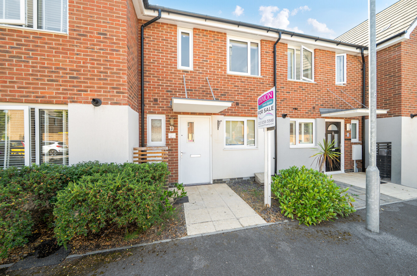 2 bedroom  terraced house for sale