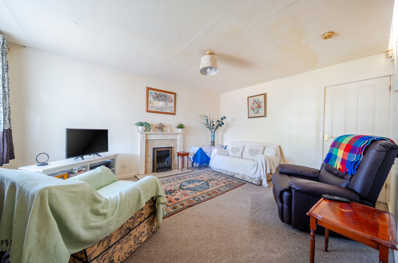 3 bedroom  semi-detached house for sale