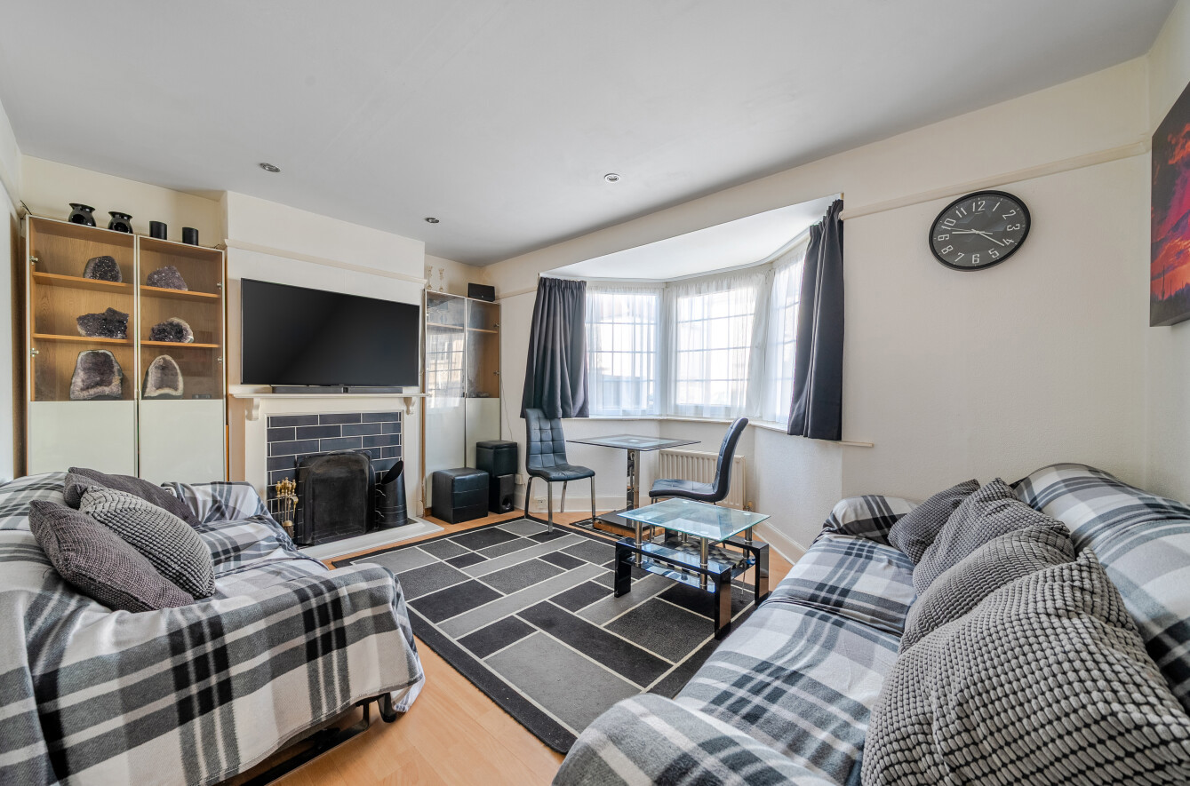 2 bedroom  semi-detached house for sale