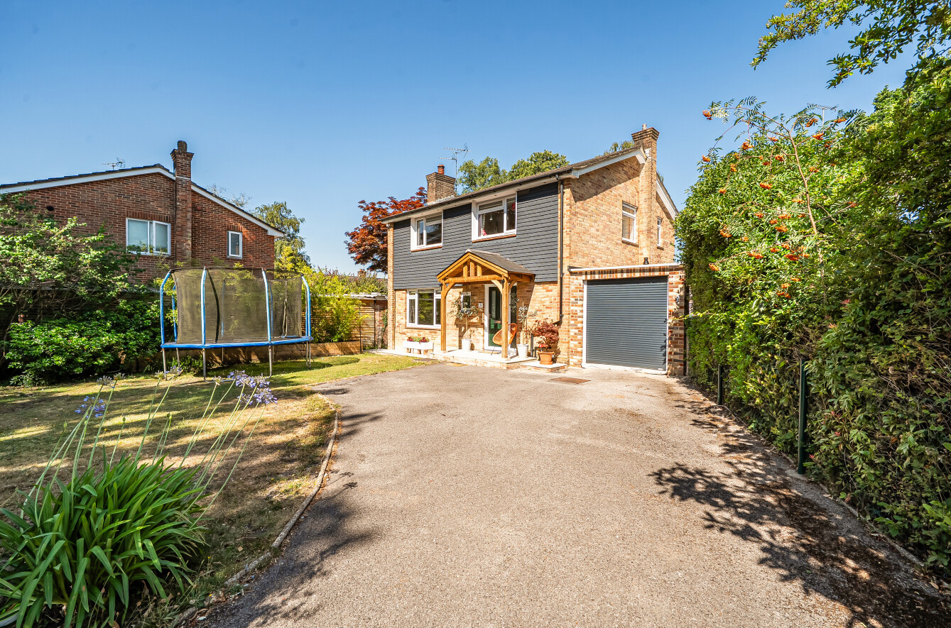 4 bedroom  detached house for sale