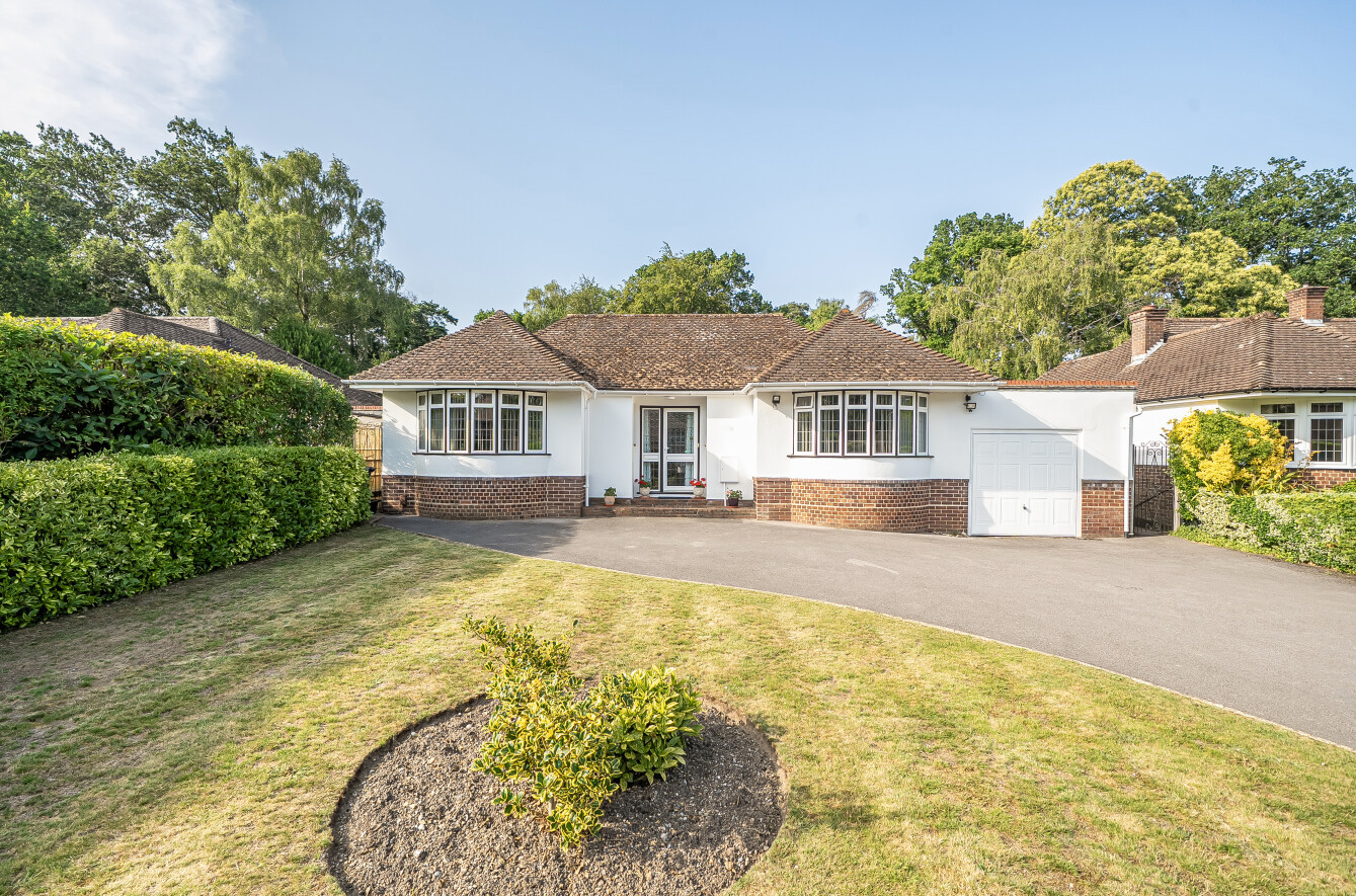 3 bedroom detached bungalow for sale