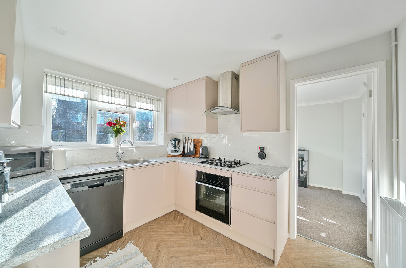3 bedroom detached house to rent