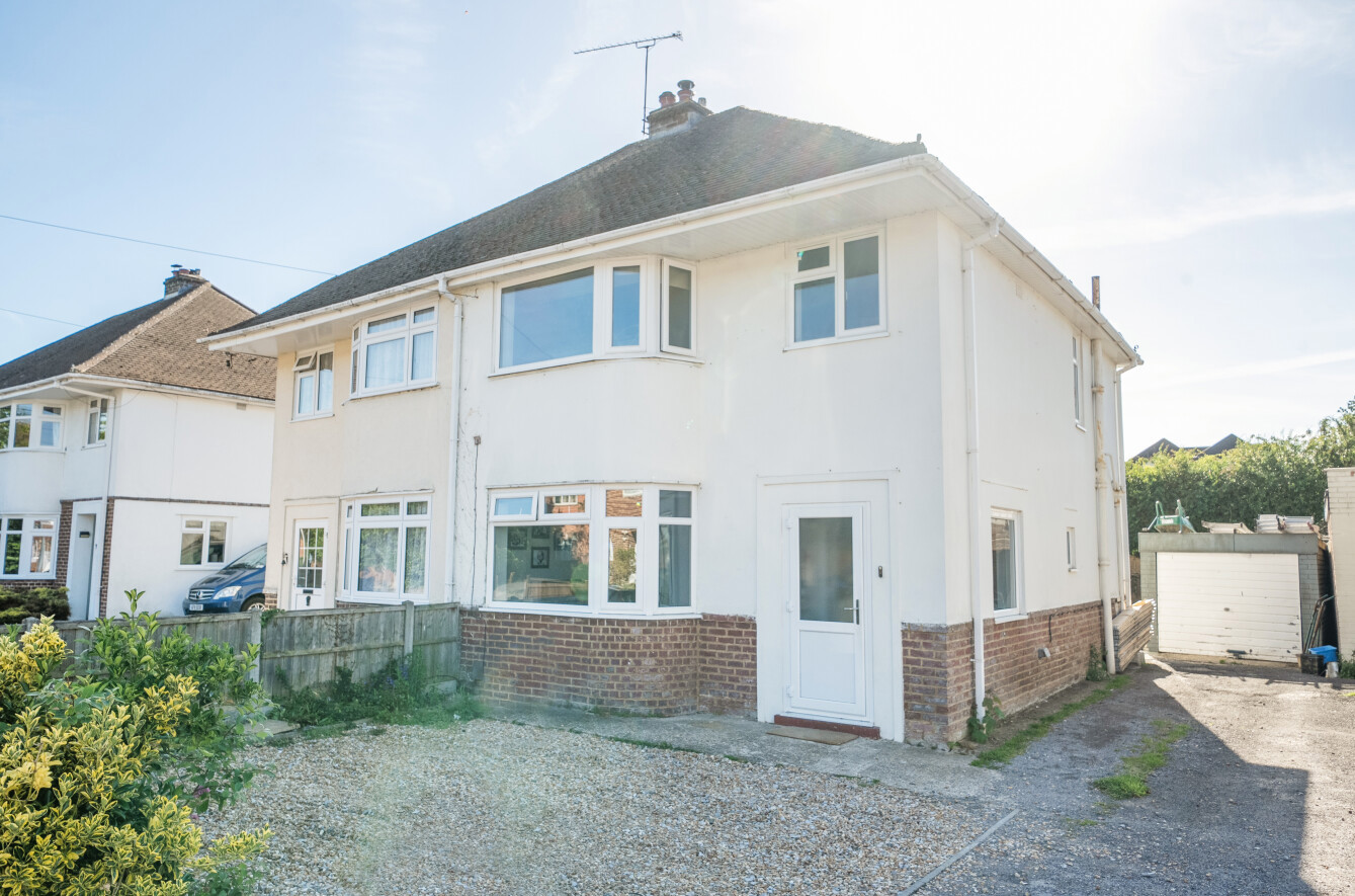 3 bedroom  semi-detached house for sale