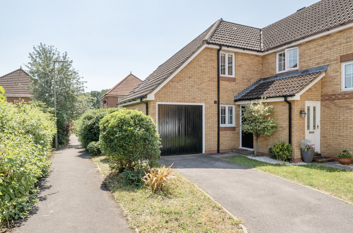 3 bedroom semi-detached house for sale