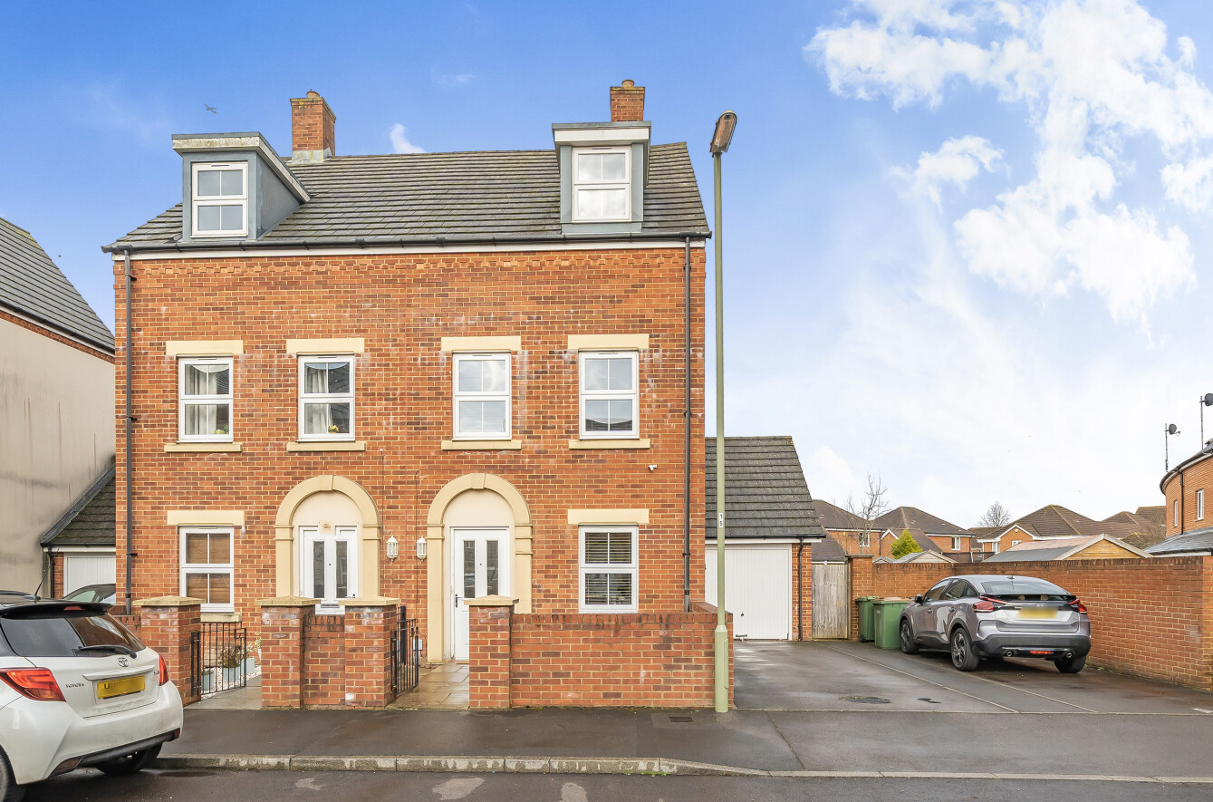 4 bedroom semi-detached house for sale