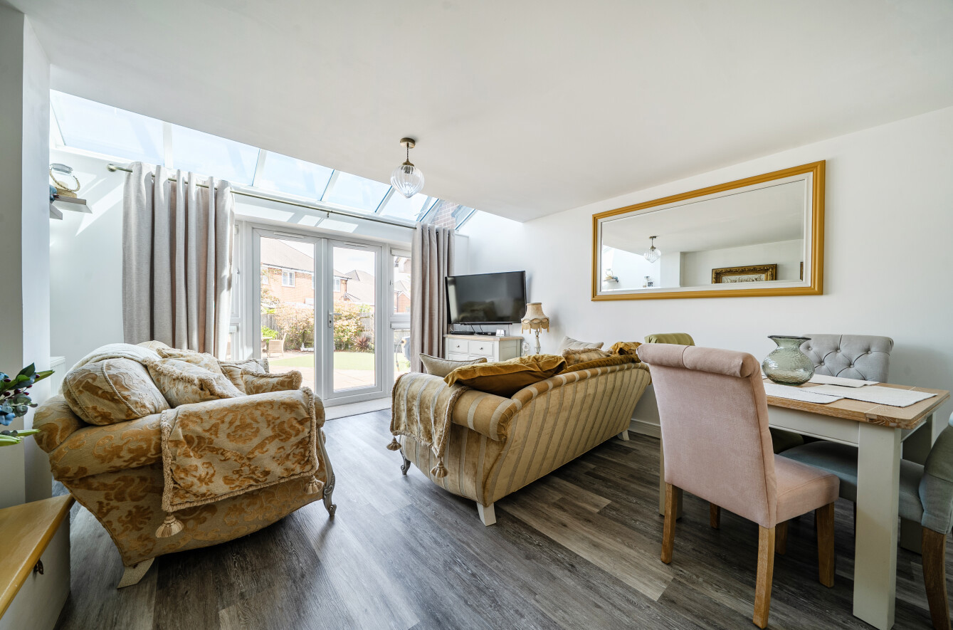 4 bedroom  semi-detached house for sale