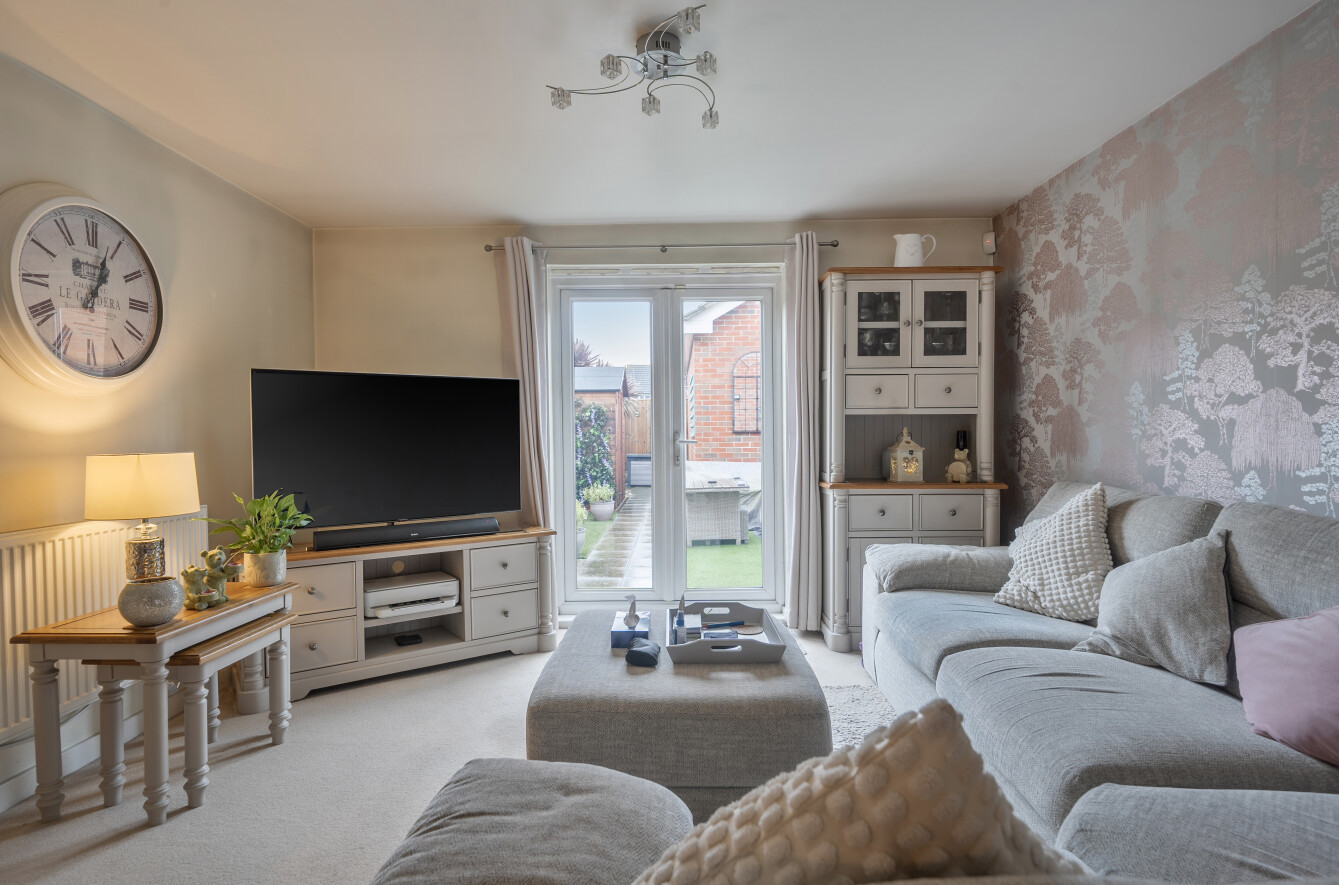 2 bedroom  terraced house for sale