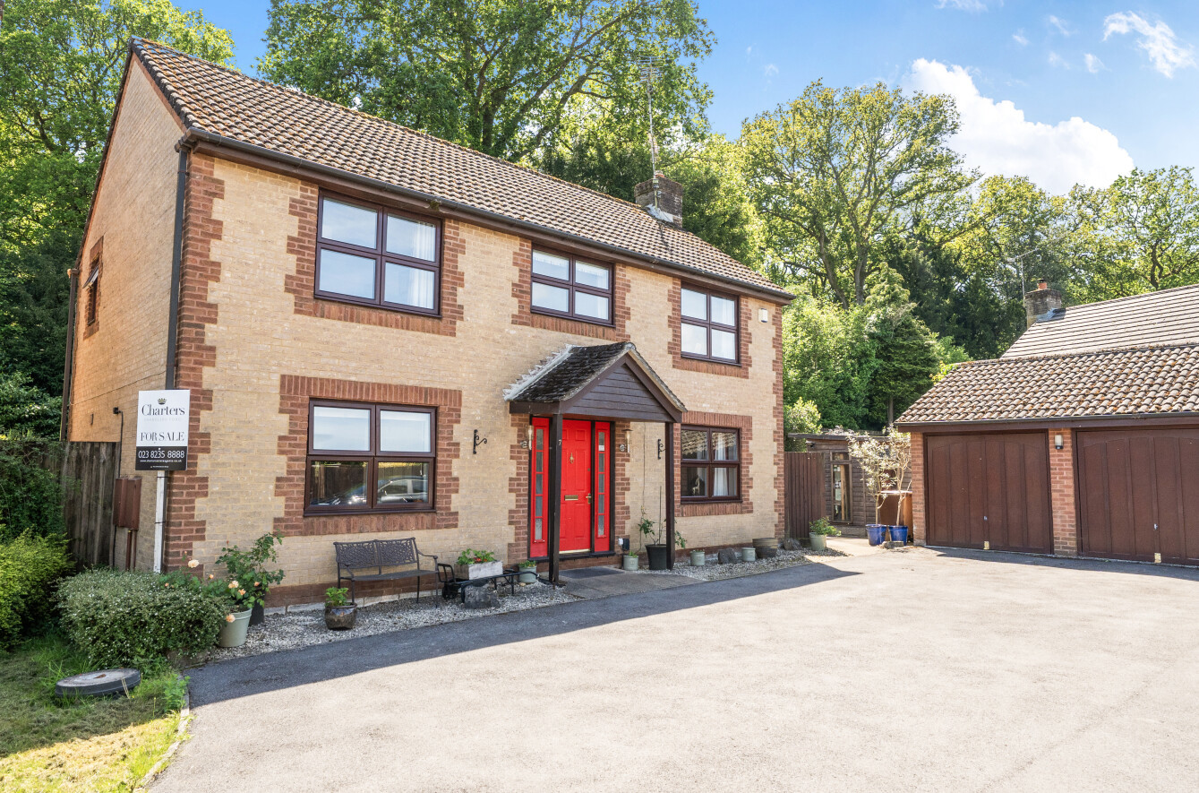 4 bedroom  detached house for sale