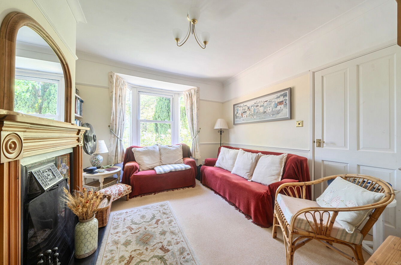 3 bedroom  semi-detached house for sale