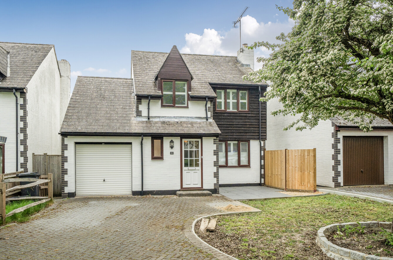 3 bedroom  detached house for sale