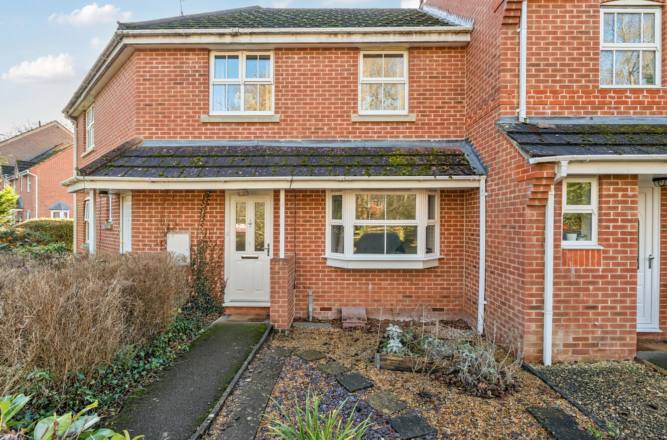 2 bedroom maisonette for sale