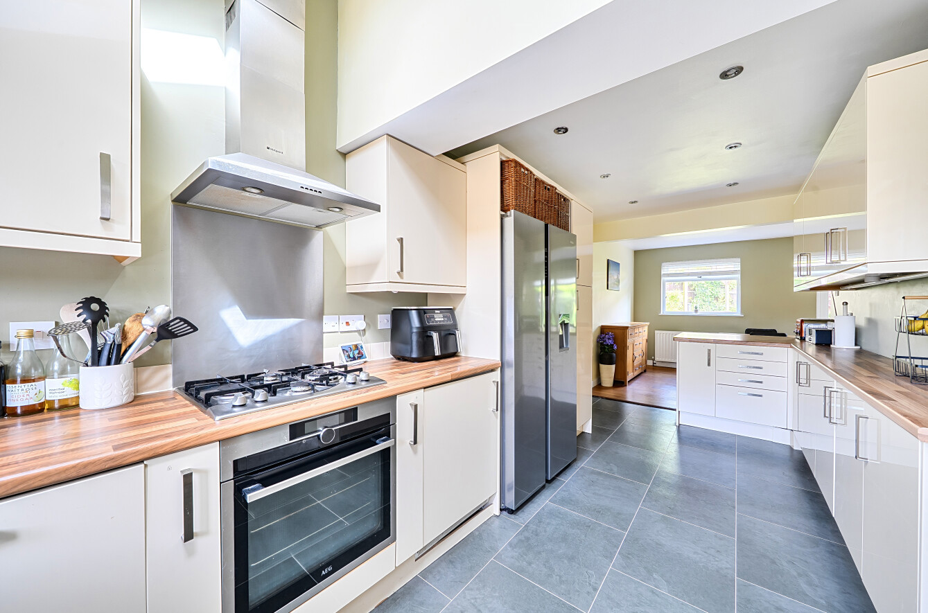4 bedroom  detached house for sale