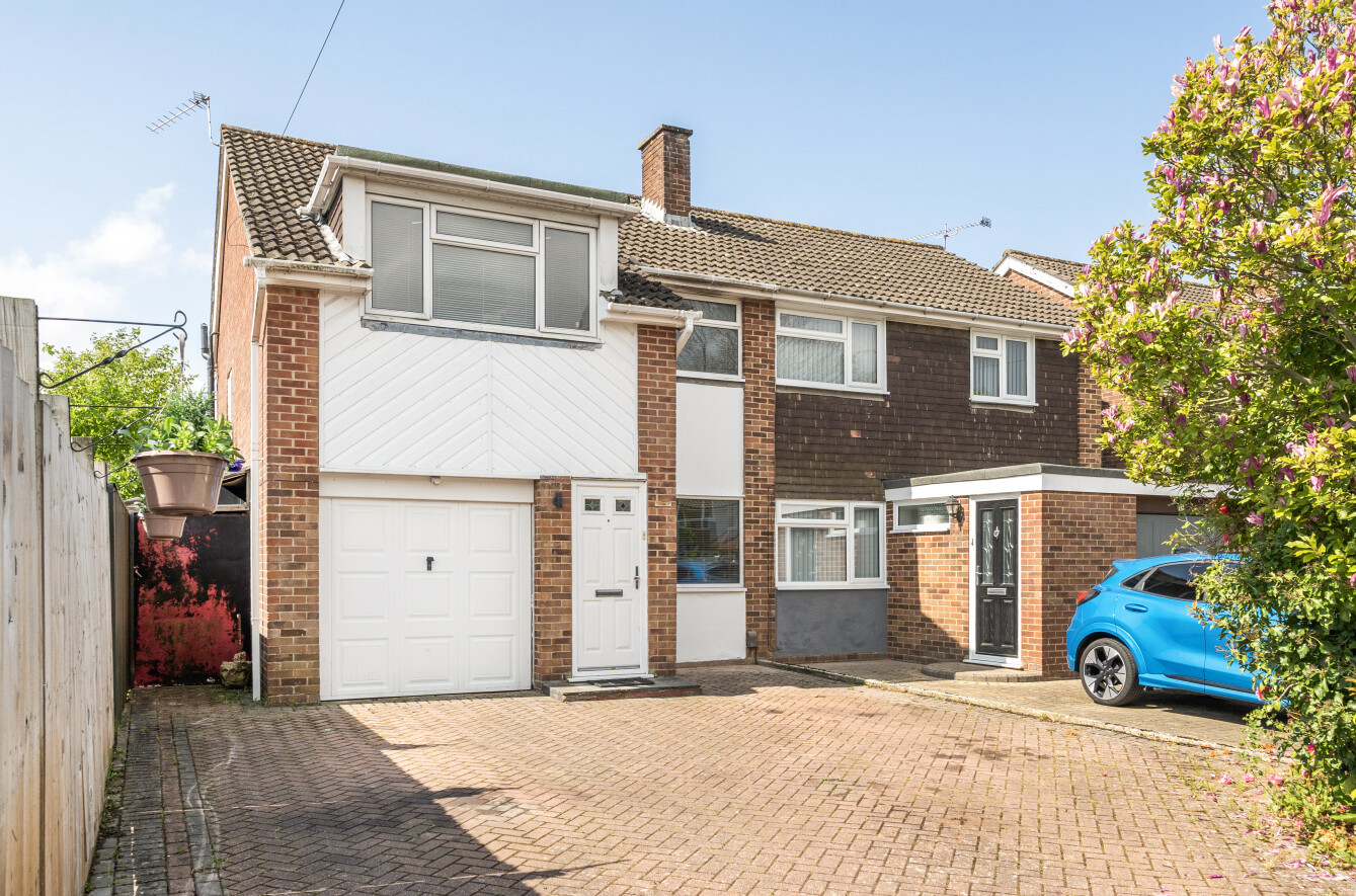 3 bedroom semi-detached house for sale