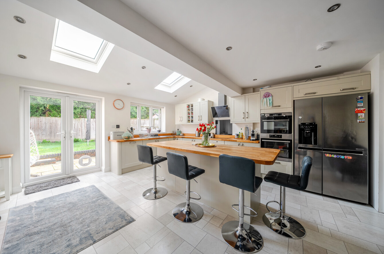3 bedroom  semi-detached house for sale